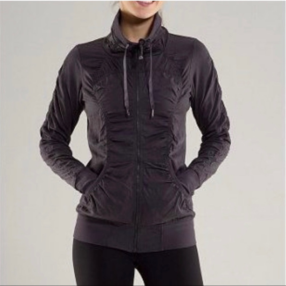 Lululemon Reversible Grey Cool Down Ruched Jacket
